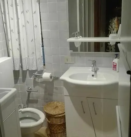 Case Vacanze Lovegno بيت للعطل *